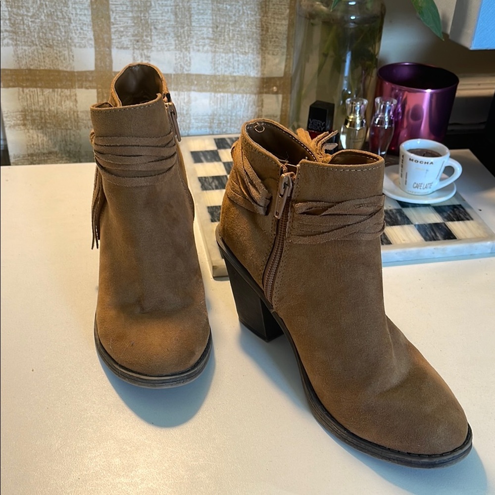 Time and Tru Brown Ankle Booties with Fringe - Picture 14 of 16
